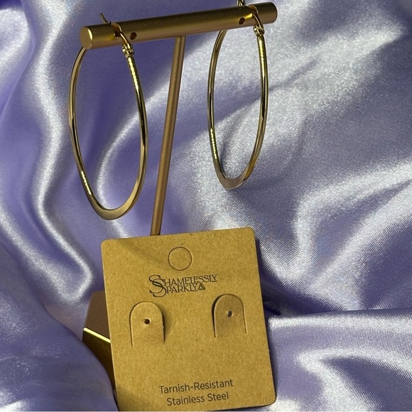 18K Gold Hoop Earrings – Hypoallergenic - Picture 7 of 8